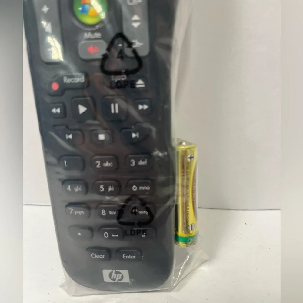 HP Media Center Remote Control Black Factory Sealed S/N 8101462 w/batteries NEW